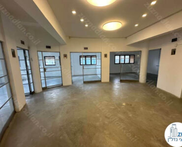 כניסה לחדרים של משרד 146 מר להשכרה בבית בנין בתל אביב