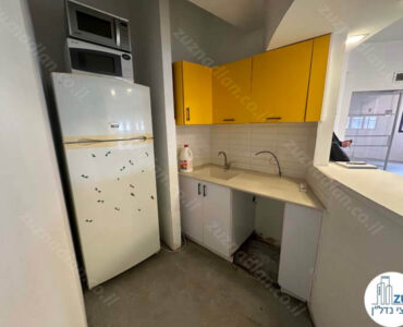 מטבחון של משרד 146 מר להשכרה בבית בנין בתל אביב