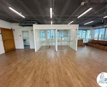 חדרים פרטיים של משרד להשכרה עם מרפסת בבית מוזס במתחם רוטשילד תל אביב