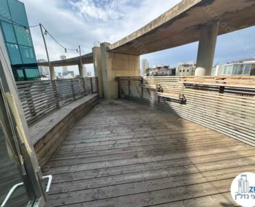 מרפסת של משרד להשכרה עם מרפסת בבית מוזס במתחם רוטשילד תל אביב