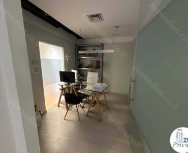 חדר של משרד להשכרה 165 מר עם מרפסת בבית בנין במתחם רוטשילד תל אביב
