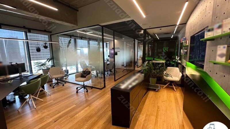 רחבת כניסה של משרד להשכרה 280 מר יוקרתיים במגדלי הארבעה במתחם שרונה תל אביב