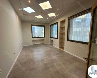 חדר ישיבות של משרד להשכרה 256 מר מחולק לחדרים בבית עוז ברמת גן