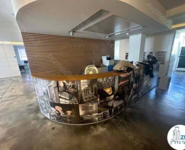 עמדת קבלה של משרד להשכרה להייטק ברחוב בן אביגדור בשכונת מונטיפיורי תל אביב