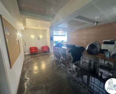 פינת קבלה של משרד להשכרה להייטק ברחוב בן אביגדור בשכונת מונטיפיורי תל אביב