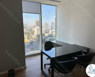 חדר של משרד 109 מר מחולק לחדרים במגדל WE בתל אביב