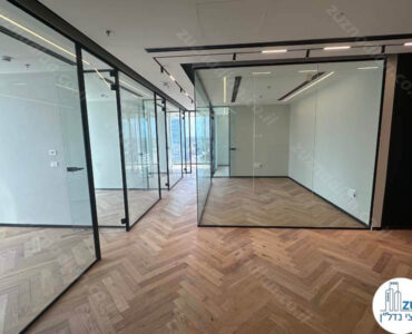 מסדרון של משרד 145 מר להשכרה מחולק לחדרים במגדל סקי טאוור על ציר המסגר תל אביב