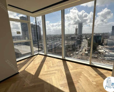 חדר פינתי של משרד 145 מר להשכרה מחולק לחדרים במגדל סקי טאוור על ציר המסגר תל אביב