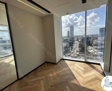 חדר של משרד 145 מר להשכרה מחולק לחדרים במגדל סקי טאוור על ציר המסגר תל אביב