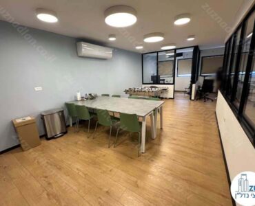 פינת אוכל של משרד להשכרה 200 מר בבניין משרדים על רחוב הארבעה בתל אביב