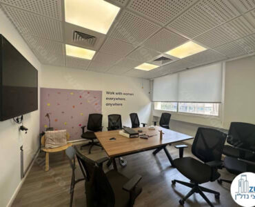 חדר ישיבות של משרד 300 מר להשכרה בבניין משרדים במתחם הבורסה ברמת גן
