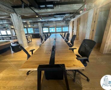 שולחן עבודה של קומה שלמה להשכרה בבניין משרדים על רחוב אחד העם תל אביב