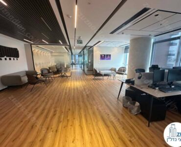 רחבת כניסה של משרד מרוהט להשכרה 646 מר במגדל לייף בני ברק