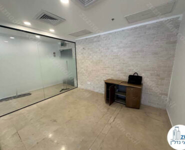 חדר של משרד להשכרה 339 מר במגדל גיבור במתחם הבורסה רמת גן