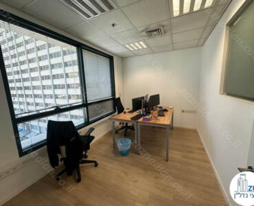 חדר של משרד 295 מר להשכרה במתחם הבורסה בבית שאפ