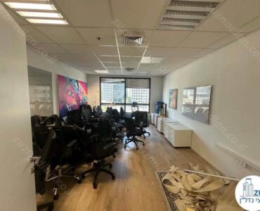 חדר של משרד 295 מר להשכרה במתחם הבורסה בבית שאפ
