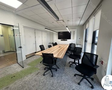 חדר ישיבות של משרד להשכרה 464 מר במגדל ששון חוגי במתחם הבורסה