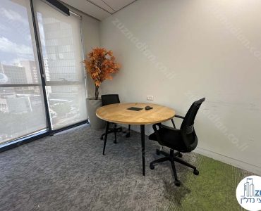 פינת ישיבה של משרד להשכרה 464 מר במגדל ששון חוגי במתחם הבורסה