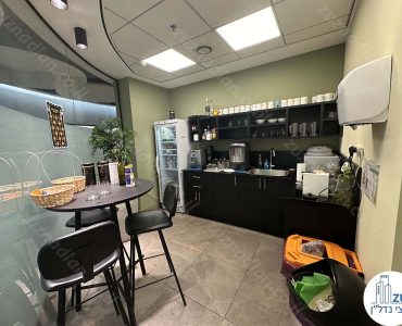 מטבחון של משרד להשכרה 464 מר במגדל ששון חוגי במתחם הבורסה