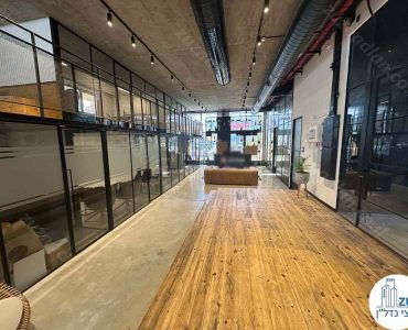 רחבת כניסה של משרד להשכרה להייטק 1400 מר בשכונת מונטיפיורי בתל אביב