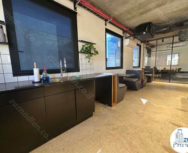 מטבחון של משרד להשכרה להייטק 1400 מר בשכונת מונטיפיורי בתל אביב