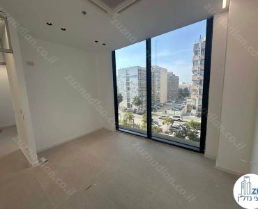 חדר של משרד להשכרה מחולק לחדרים במגדל דה וינצי בתל אביב