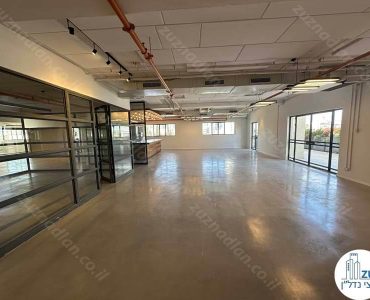 אופן ספייס של משרד להשכרה להייטק עם מרפסת בבניין משרדים במתחם בסר בני ברק