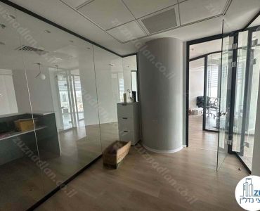 חדר פנימי של משרד 100 מר להשכרה במגדל ספיר ברמת גן