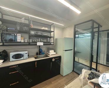 מטבחון של משרד להשכרה 259 מר להייטק בבית שאפ ברמת גן
