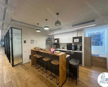 מטבחון של משרד להשכרה להייטק במגדלי התאומים ברמת גן