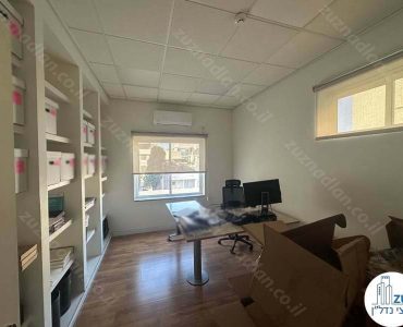 חדר של משרד 300 מר להשכרה בבניין ייחודי במתחם רוטשילד בתל אביב