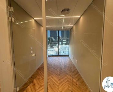 כניסה לחדר של משרד להשכרה במגדל Icon במתחם הבורסה ברמת גן