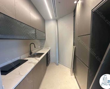 מטבחון של משרד להשכרה במגדל Icon במתחם הבורסה ברמת גן