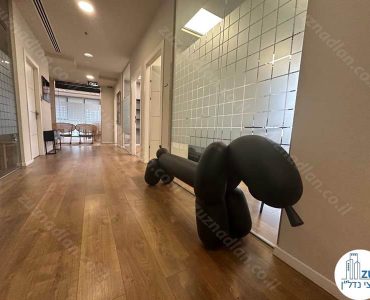 מסדרון של משרד מחולק לחדרים להשכרה במגדל ששון חוגי ברמת גן