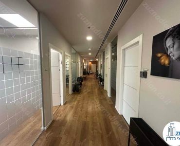 מסדרון של משרד מחולק לחדרים להשכרה במגדל ששון חוגי ברמת גן