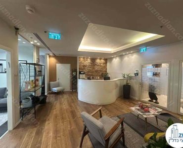 פינת קבלה של משרד מחולק לחדרים להשכרה במגדל ששון חוגי ברמת גן