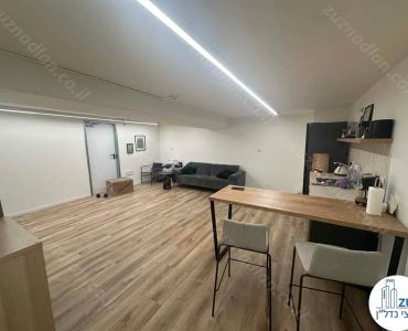 חדר מנוחה של סטודיו לאימונים להשכרה בציר יגאל אלון בתל אביב