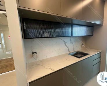 מטבחון של משרד להשכרה 110 מר מחולק לחדרים במגדלי LYFE בני ברק
