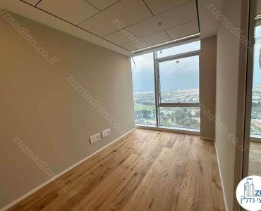 חדר של משרד להשכרה 110 מר מחולק לחדרים במגדלי LYFE בני ברק