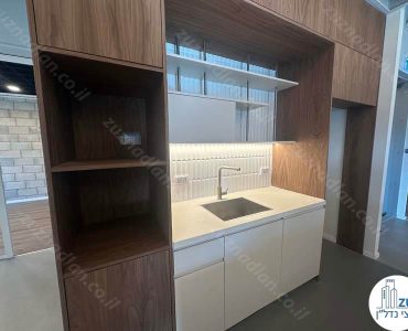 מטבחון של משרד להשכרה 300 מר במגדל אייקון במתחם הבורסה רמת גן