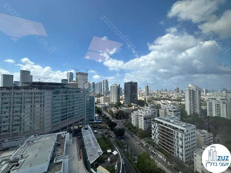 נוף מחלון של קליניקה להשכרה לרופאים במגדל ויצמן במתחם איכילוב תל אביב