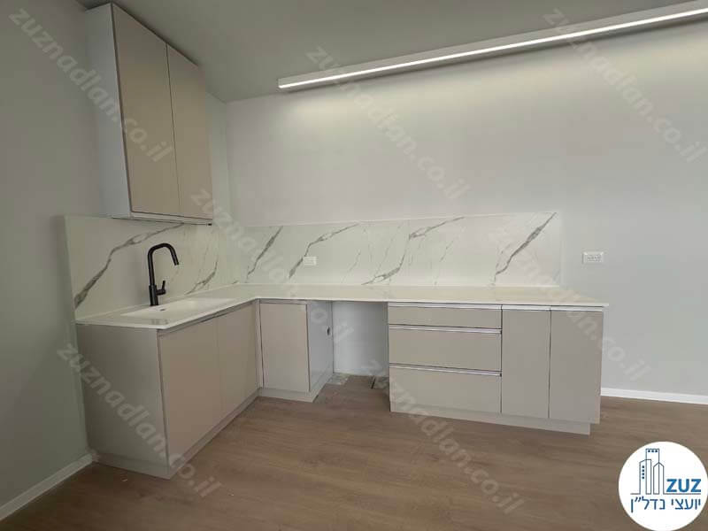 מטבחון של משרד קטן להשכרה להייטק בשכונת מונטיפיורי בתל אביב