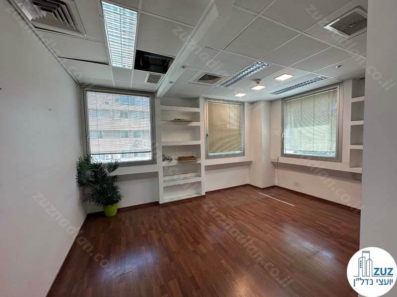 חדר מנהלים של משרד להשכרה 160 מר בבית עמגר במתחם יד חרוצים בתל אביב