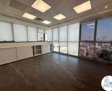 חדר פינתי של משרד להשכרה בבית גרניט במתחם הבורסה של רמת גן